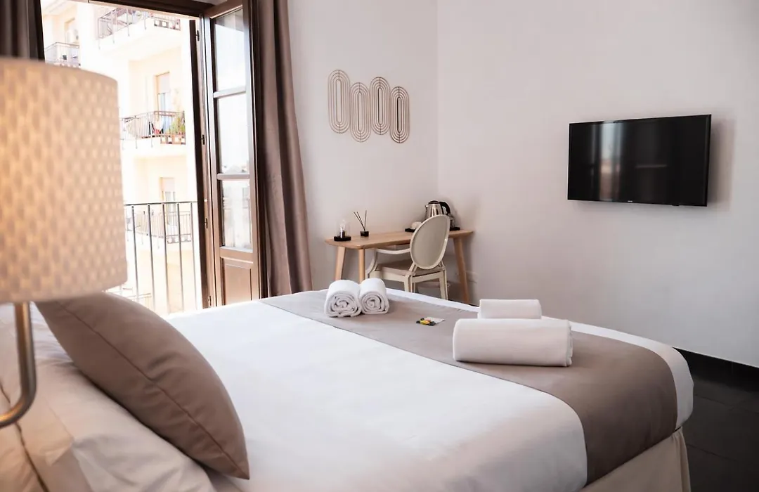 Dhome B&B-1
